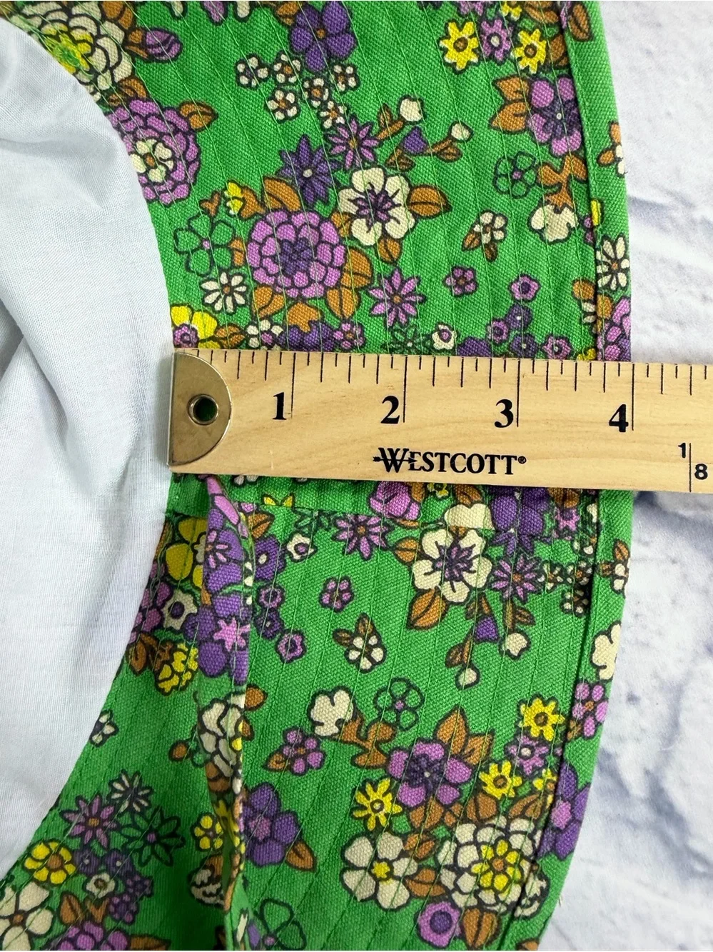 Urban Outfitters Women’s Green Floral Sun Bucket Hat with Chin Tie. Retro 70’s